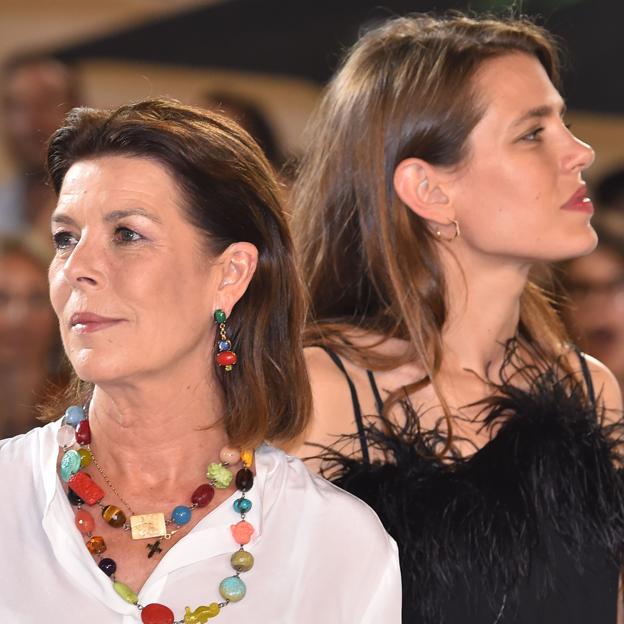 Las pistas de que Carolina de Mónaco y Carlota Casiraghi se están distanciando: la entrevista de la discordia