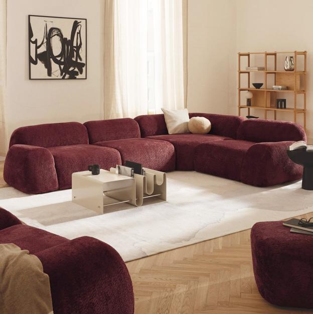 Cómo usar el burdeos, color tendencia del otoño 2024, en la decoración de tu casa: con qué otros tonos combina y los muebles y adornos más bonitos