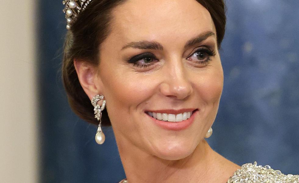 La joya favorita de Kate Middleton es en realidad una copia: el misterio de la tiara Cambridge Lover's Nudo