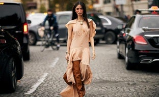 Este vestido de Sfera es perfecto para llevar el estilo boho con un toque romántico este otoño