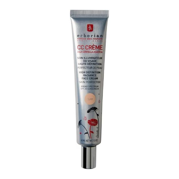 Crema con color CC Creme de Erborian.
