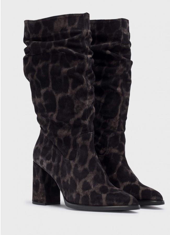 Botas slouchy de estampado de leopardo de Wonders, 189 euros.