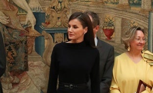 Zara rebaja a 20 euros el vestido que podría lucir la reina Letizia