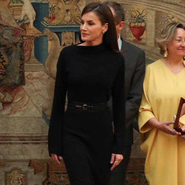 Zara rebaja a 20 euros el vestido que podría lucir la reina Letizia