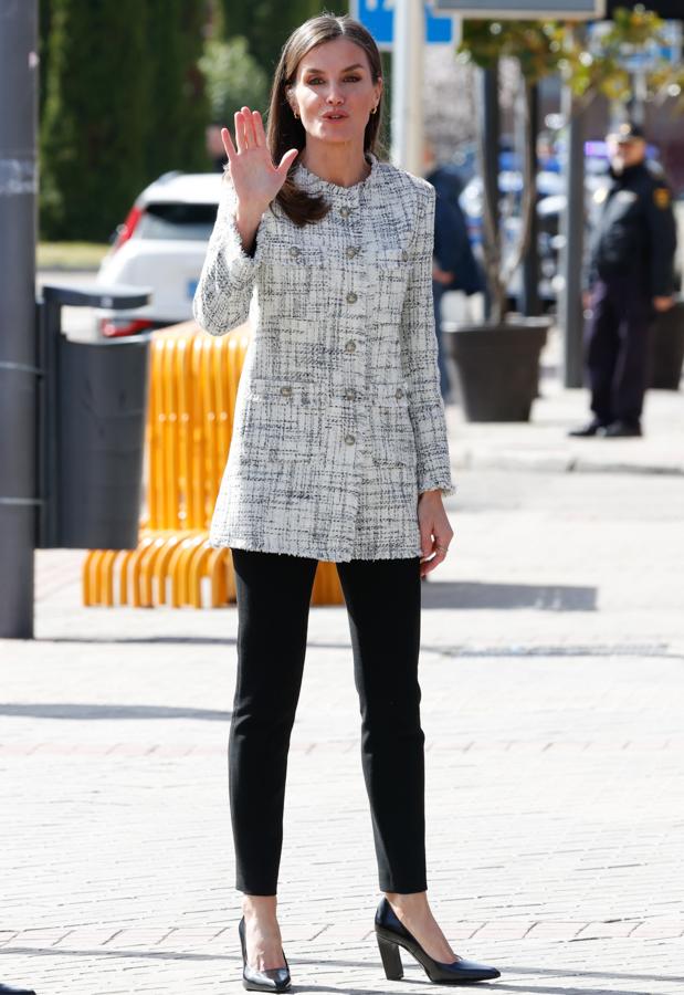 La reina Letizia con una chaqueta de tweed de Massimo Dutti. / GTRES