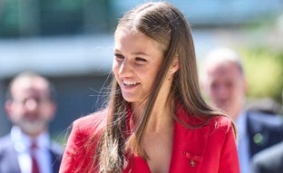 Los looks de la princesa Leonor en el Día de la Hispanidad: de su debut a juego con Sofía a su primer uniforme militar