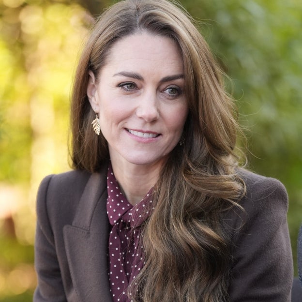 El significado secreto de los cuatro anillos que lleva Kate Middleton desde el final de su tratamiento contra el cáncer