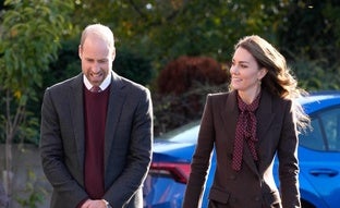 Kate Middleton y el príncipe Guillermo más coordinados que nunca gracias al burdeos, el color tendencia del otoño