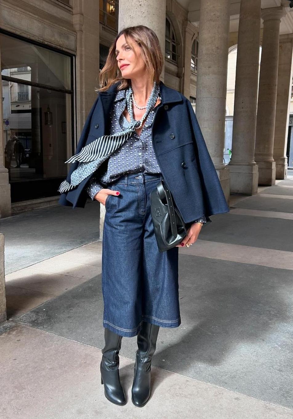 Bermuda larga, los pantalones anchos que llevan las de más de 50 con botas