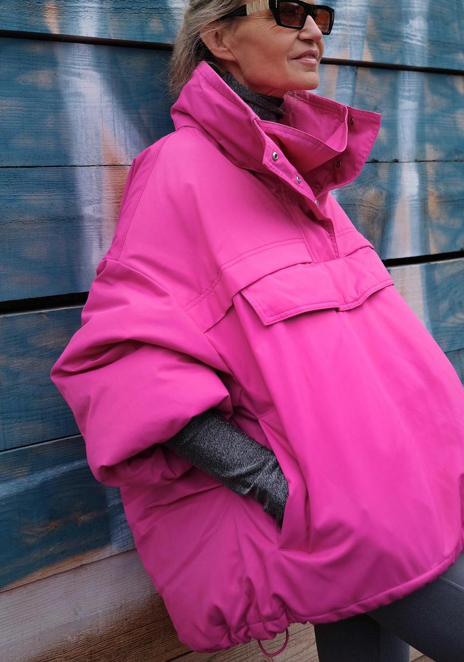 De los clásicos que combinan con todo a los más originales: estos son los chubasqueros más bonitos para lucir a los 50