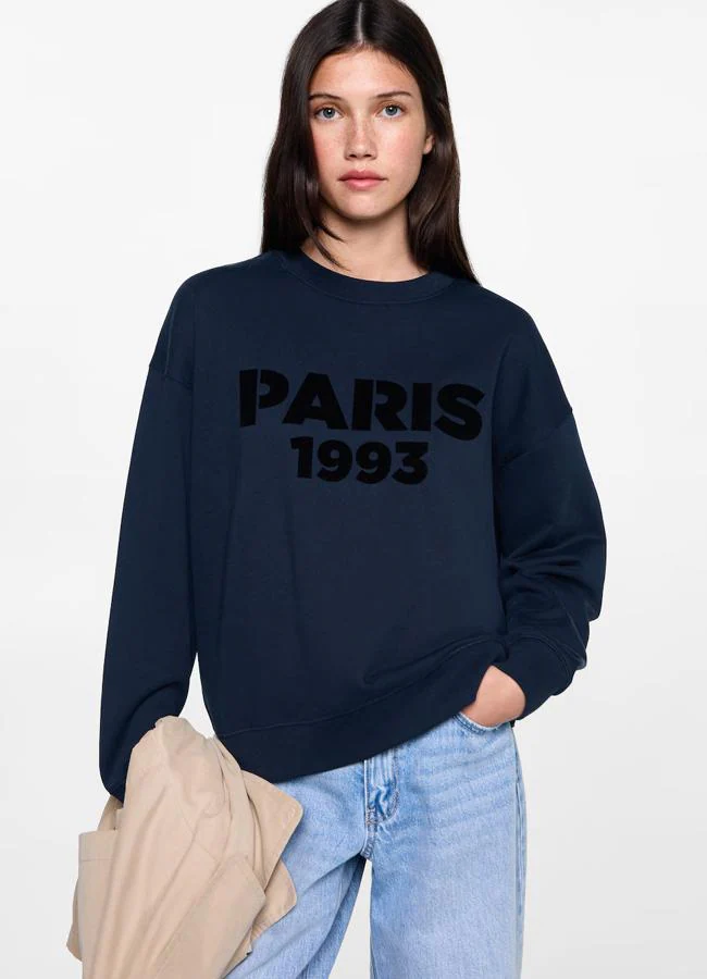 Sudadera con mensaje de Mango Teen (25,99 euros).