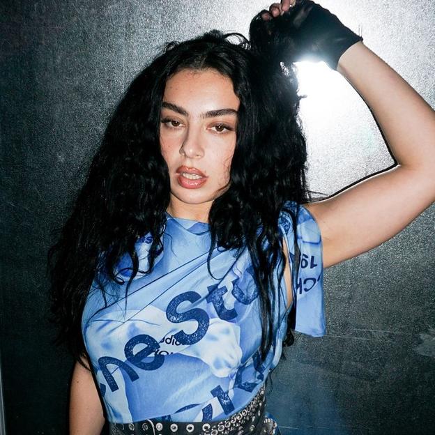 Brat, la tendencia de maquillaje que Charli XCX ha popularizado a raíz del lanzamiento de su nuevo álbum