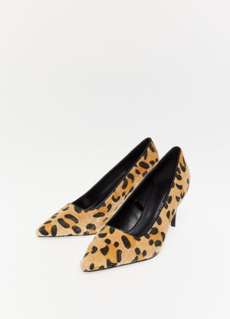 Zapatos con estampado animal de Sfera (29,99 euros)