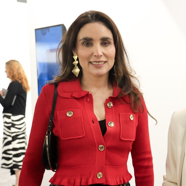 Paloma Segrelles y su estilo clásico y libre: de las joyas fabulosas a los vestidos veraniegos con zapato bicolor