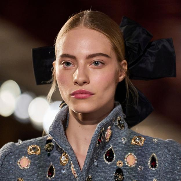 Los mejores polvos compactos para piel grasa con acné