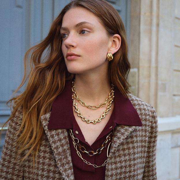Joyas vintage, el truco de las francesas para elevar cualquier look: dónde conseguirlas a precio asequible
