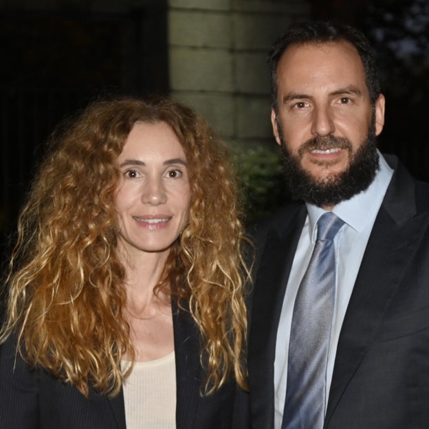 Blanca Cuesta y su estilo moderno y sofisticado que va del look denim dosmilero al traje impecable