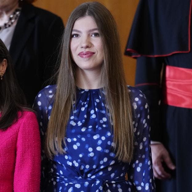 La infanta Sofía repite look en las audiencias de los Premios Princesa de Asturias: vestido de Carolina Herrera y manoletinas clásicas