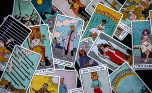 Lo que dicen las cartas del Tarot esta semana: recupera la energía, equilibra lo que das y sé un poco egoísta