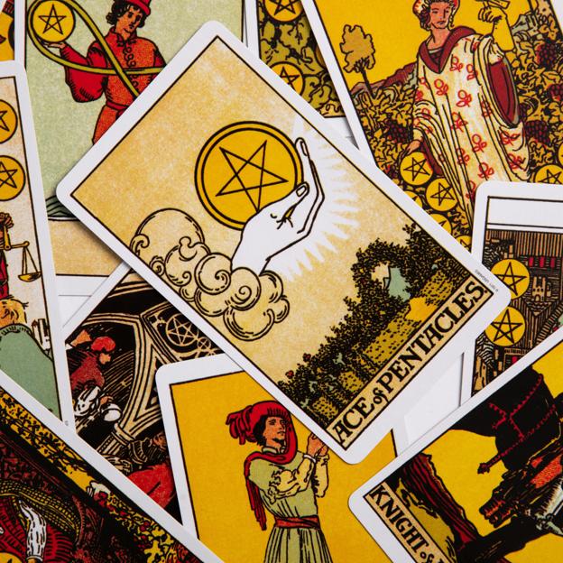Las cartas del Tarot te piden astucia para lidiar con problemas e inteligencia emocional para evitar cargas