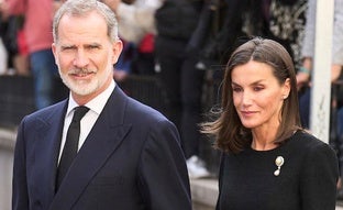 Letizia y Felipe se vuelcan con la tragedia de la DANA: la reina suspende su agenda y las emotivas palabras del rey