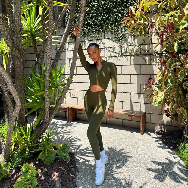 Monster walk, el ejercicio preferido de las atletas para endurecer y tonificar glúteos