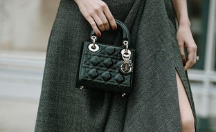 Bolsos lady, el complemento tendencia que consigue los looks más chic del otoño