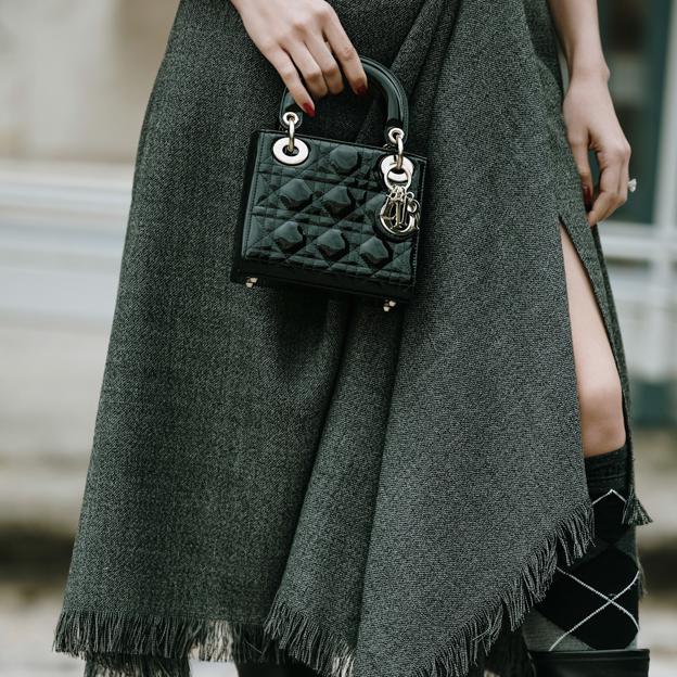 Bolsos lady, el complemento tendencia que consigue los looks más chic del otoño