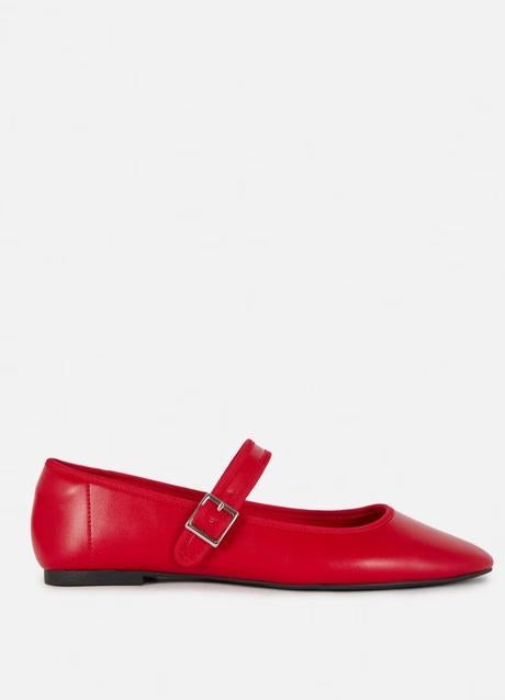 Zapatos rojos de Primark (12 euros)