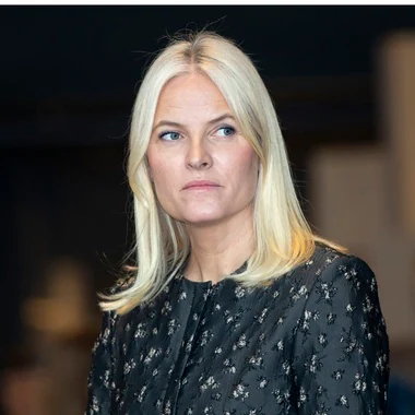 Mette-Marit de Noruega, acorralada: los mensajes que demuestran que conocía los abusos de su hijo desde hace dos años