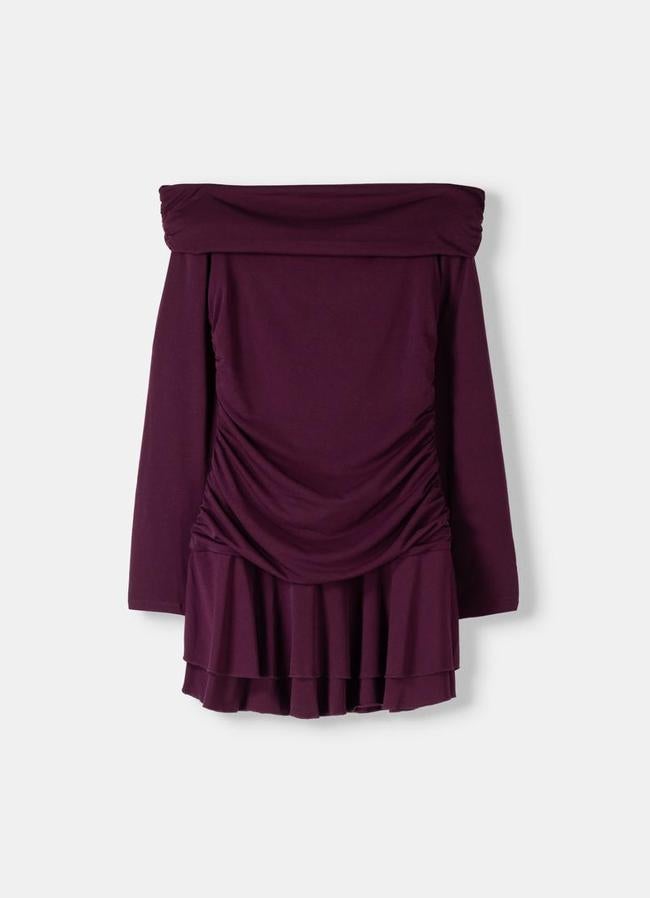 Vestido mini manga larga volantes (25,99€)/Bershka