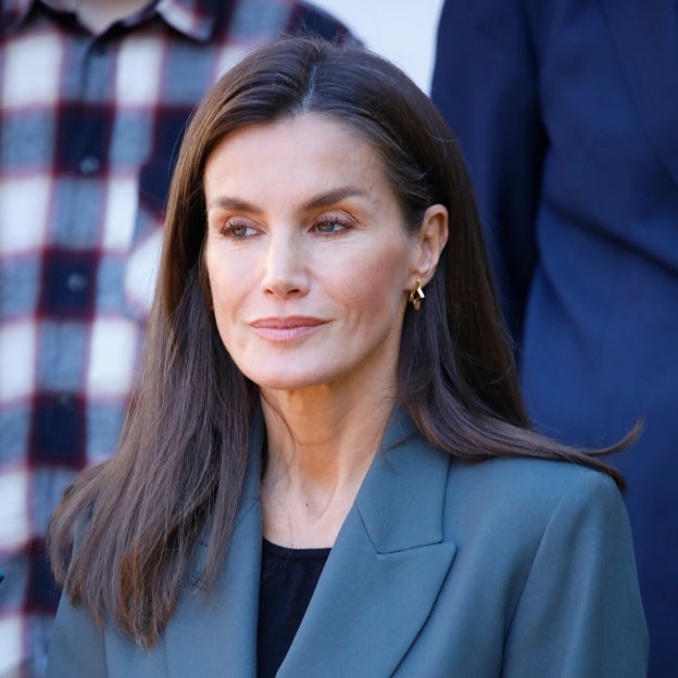 La reina Letizia con los pendientes de Singularu. 