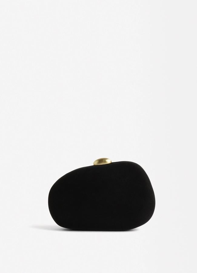 Clutch negro de Parfois, 32,99 euros.