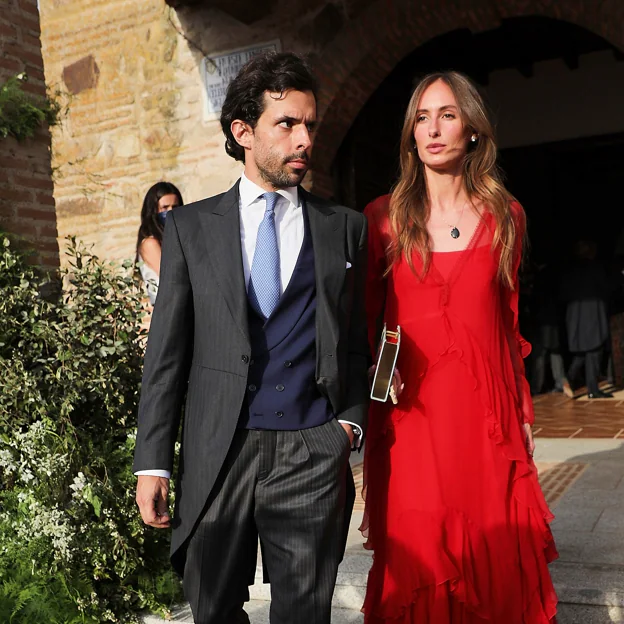 Alonso Aznar y Renata Collado, en la boda de Felipe Cortina y Amelia Millán. 