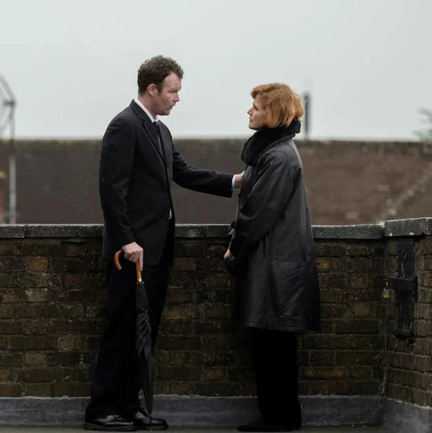 Seamus O'Hara como Mackers y Maxine Peake como Dolours Price en una imagen del último episodio de la miniserie No digas nada. 