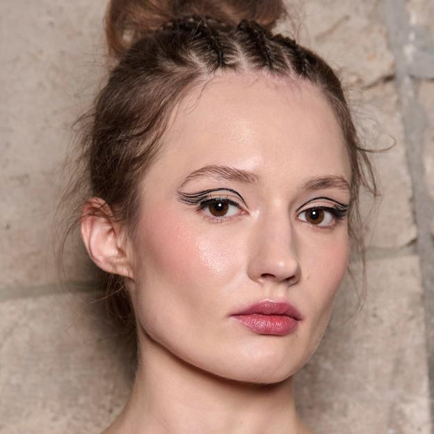 Qué es el colorete permanente, el tratamiento que deja las mejillas ruborizadas sin necesidad de maquillaje