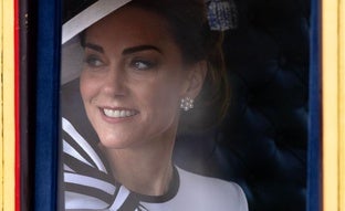 Los pendientes de perlas favoritos de Kate Middleton y con significado oculto están en esta marca de joyas española