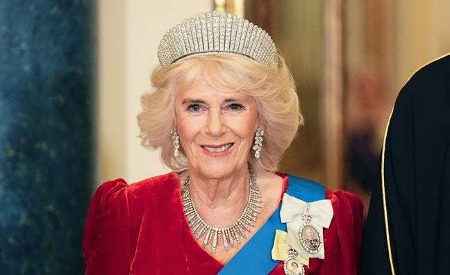 La historia de la polémica tiara Kokoshnik que ha estrenado la reina Camilla: 488 diamantes y una colecta para pagarla