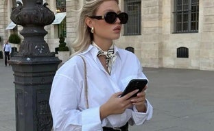 Camisas que llevan las francesas para vestir coquetas con vaqueros y rejuvenecer sus looks