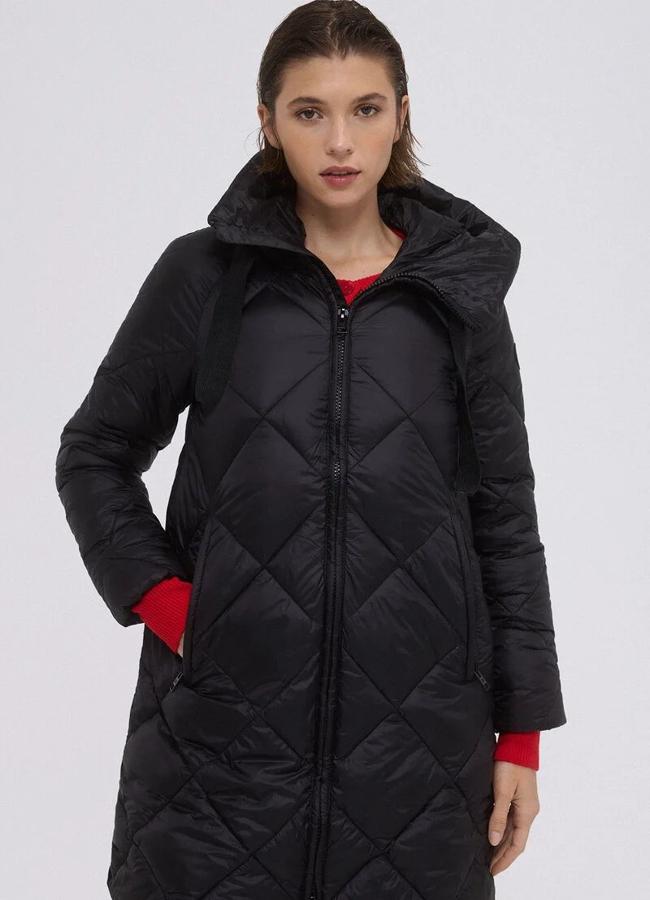 Parka larga capucha de Pedro del Hierro (184€ en Cortefiel)