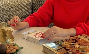 Los mejores pintauñas rojos para una manicura de Navidad perfecta: duraderos y de secado rápido