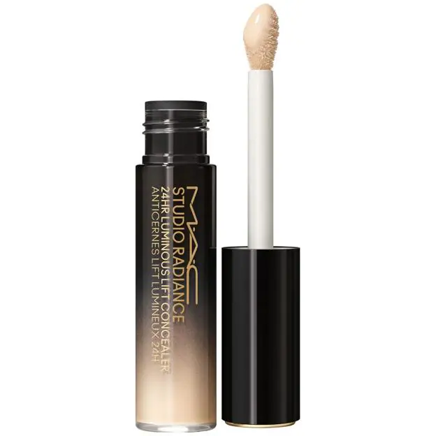 Corrector de ojeras corrector Studio Radiance 24HR Luminous Lift Concealer de MAC.