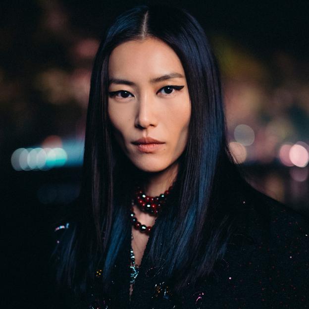 Eyeliner XXL, la tendencia de maquillaje para un look de Nochevieja atrevido