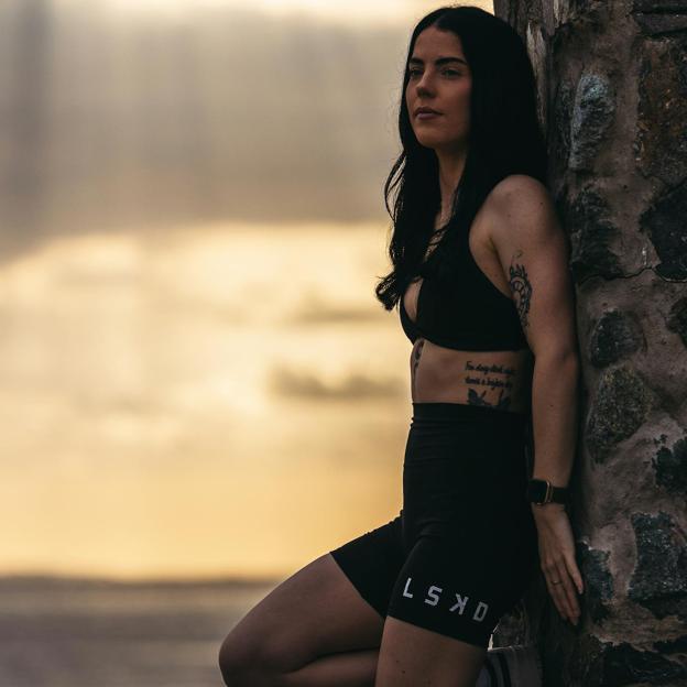 Qué es el mindful walking night, el tipo de caminata que recomienda Harvard para perder peso sin esfuerzo