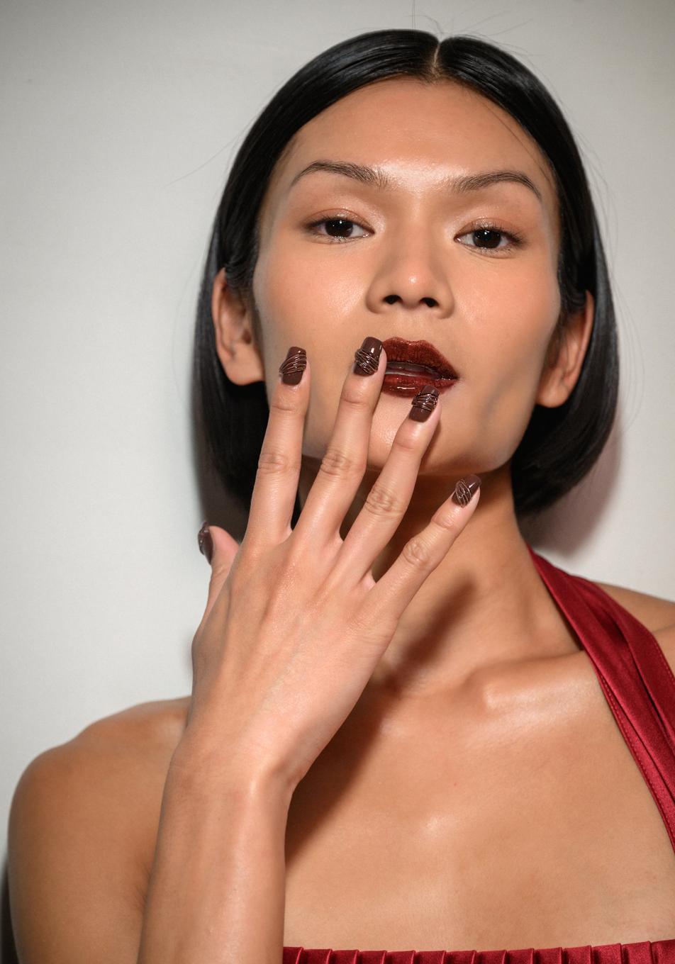 Ideas de uñas para unas navidades muy elegantes