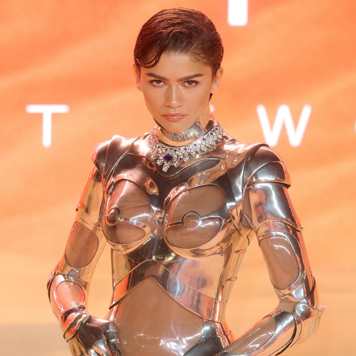 Zendaya con un imponente look de Thierry Mugler en la première de Dune II. /gtres