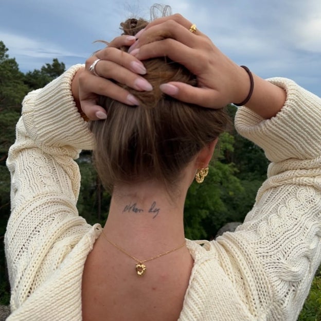 El tatuaje de la hija de Ari Behn en su honor. 