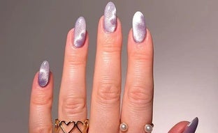 Uñas terciopelo o velvet nails, la moda en manicuras favorita de Instagram