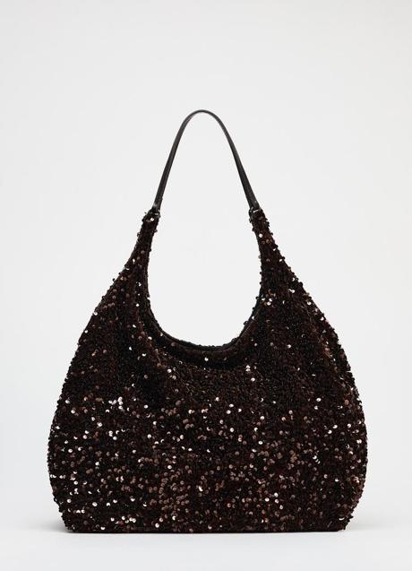 Bolso con lentejuelas de Zara (35,99 euros)