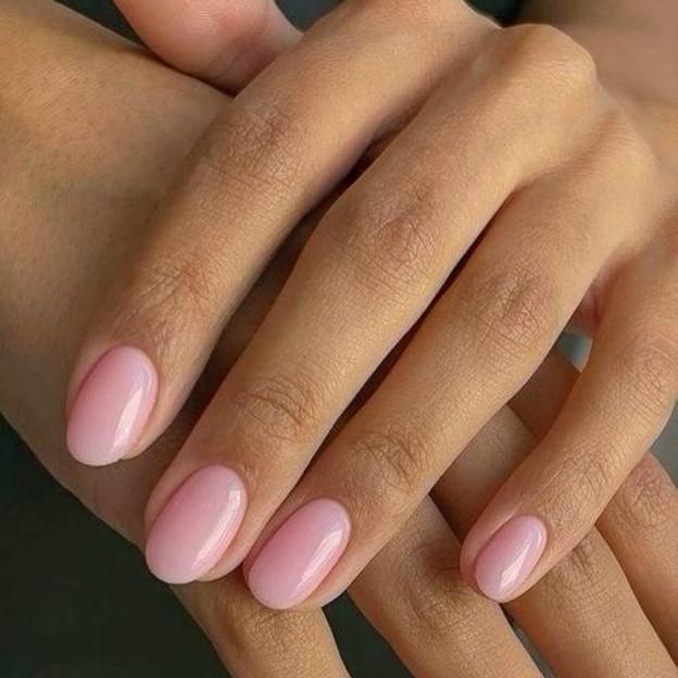 Uñas rosa natural tendencia para 2025